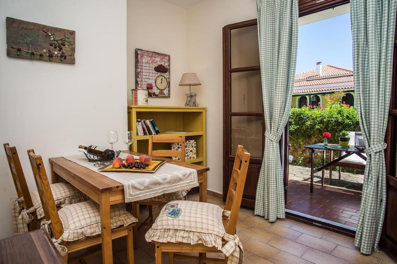Amboula Aparthotel 2*