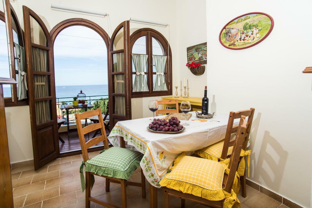 Aparthotel Amboula 2*